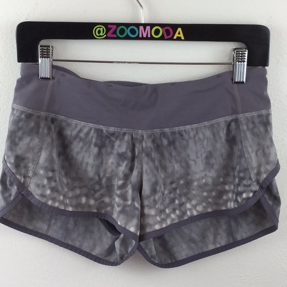 Lululemon Speed Short Snowy Owl 4 EUC - Picture 4 of 7